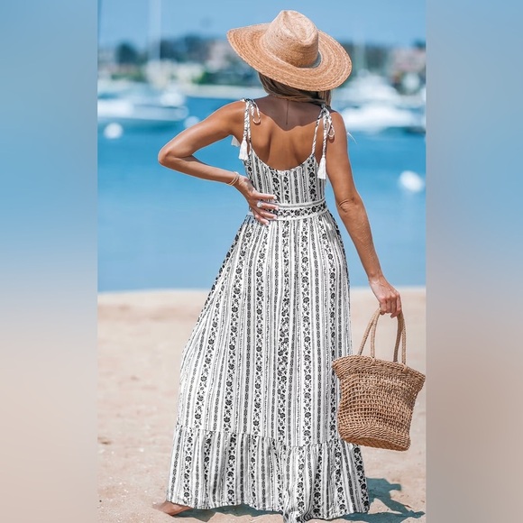 Cupshe Knotted Strap Floral Maxi Dress - Picture 4 of 8